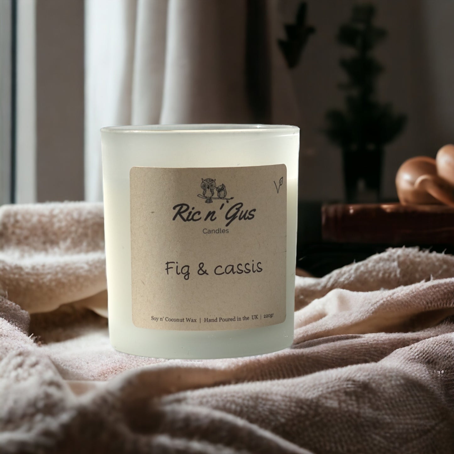 luxurious premium Fig & Cassis Candle - Soy & Coconut Wax Ric n'Gus Candles